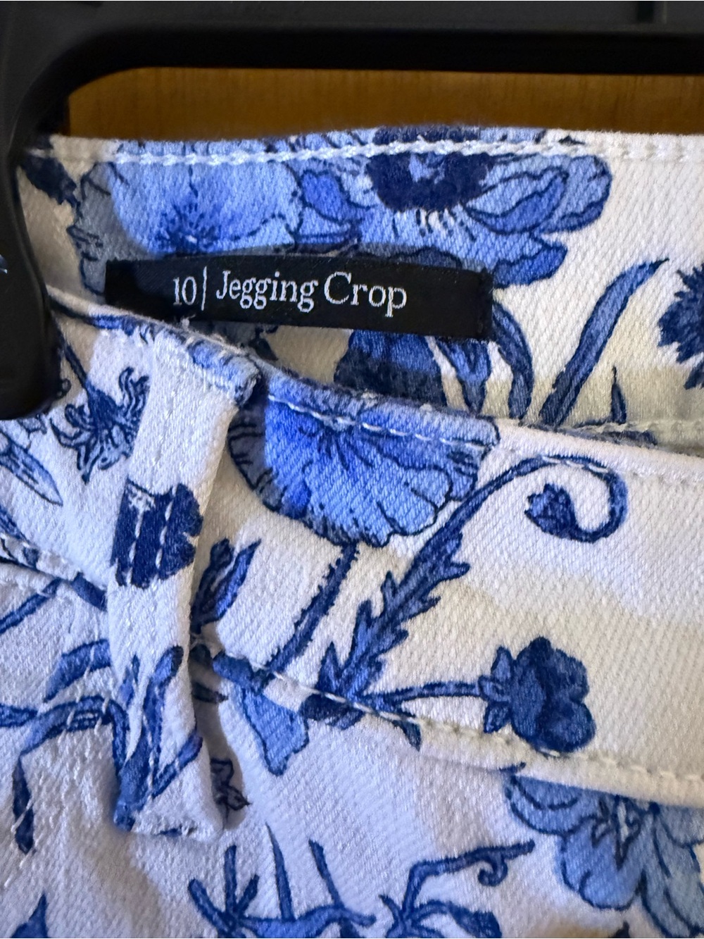 Talbots Blue and White Floral Capris - Picture 6 of 9